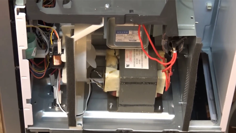 Microwave high-voltage transformer component